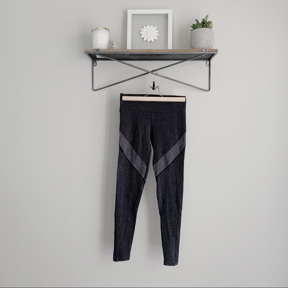 ❀ 2/$25 ❀ NWOT Aritzia TNA Equator Legging